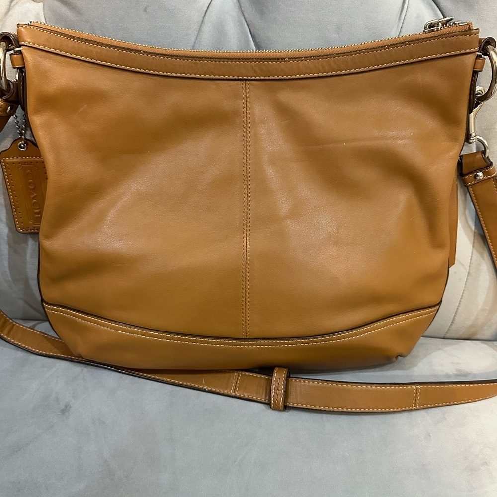 Coach leather crossbody bag tan w adjustable strap - Picture 2 of 8